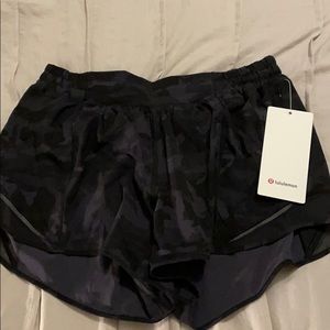 Lululemon Hotty Hot Short